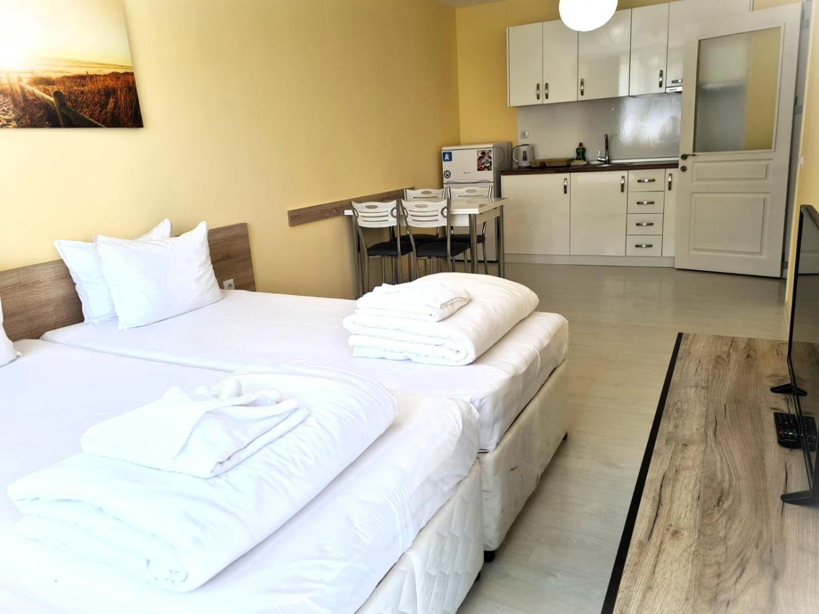 Apartments Stamopolu Lux With Pool View Primorsko Exterior photo